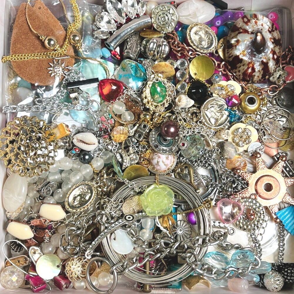 VTG - Now Repurpose Jewelry Beads Charms Components DIY Upcycle Craft Box 1#12.8